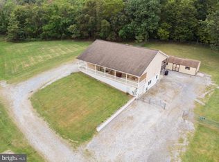 9736 Morning Glory Ln, Hagerstown, MD 21740