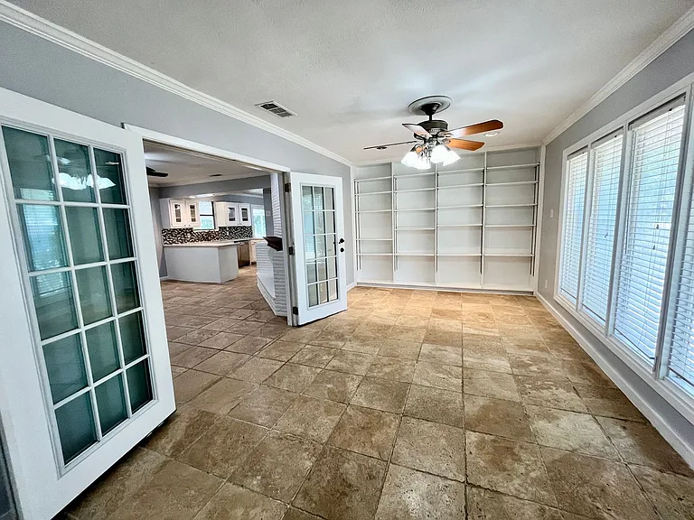 830 Blackburn St — Photo 4