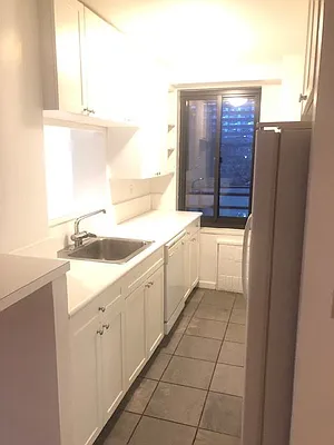 Rented by Olnick Organization | media 6