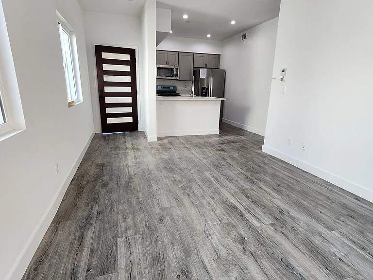 6515--6513 Florence Place Bell Gardens Circle 6313 #A-6315 — Photo 5