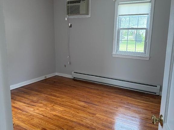 5th image of 17F Bashford Ave #F-1f
