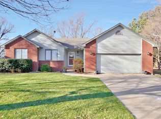 2013 N Parkdale Ct, Wichita, KS 67212