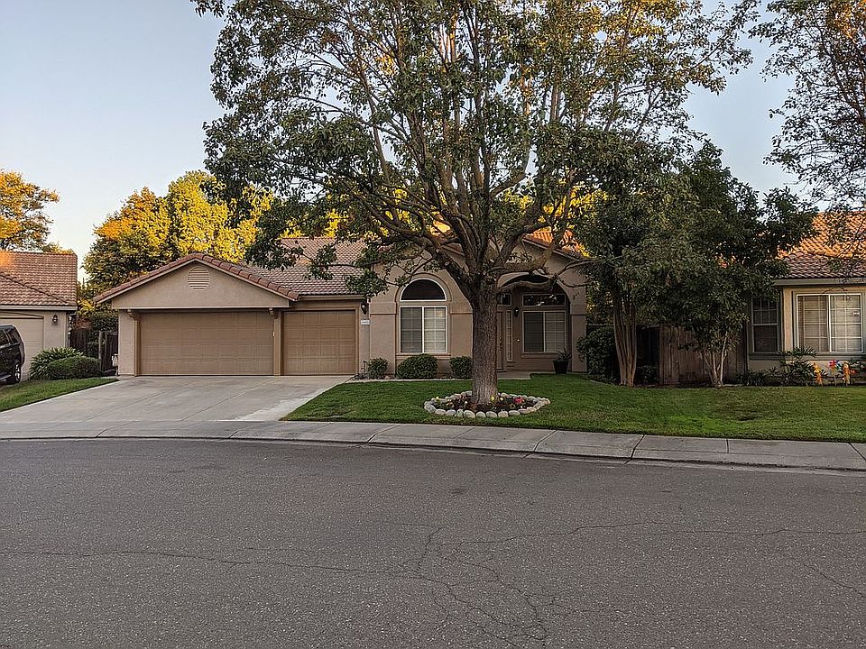 1st image of 10159 River Falls Cir