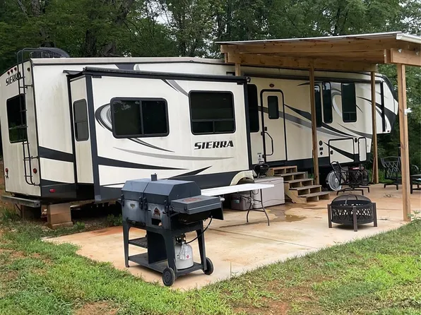 332 Linville Rd, Nebo, NC 28761