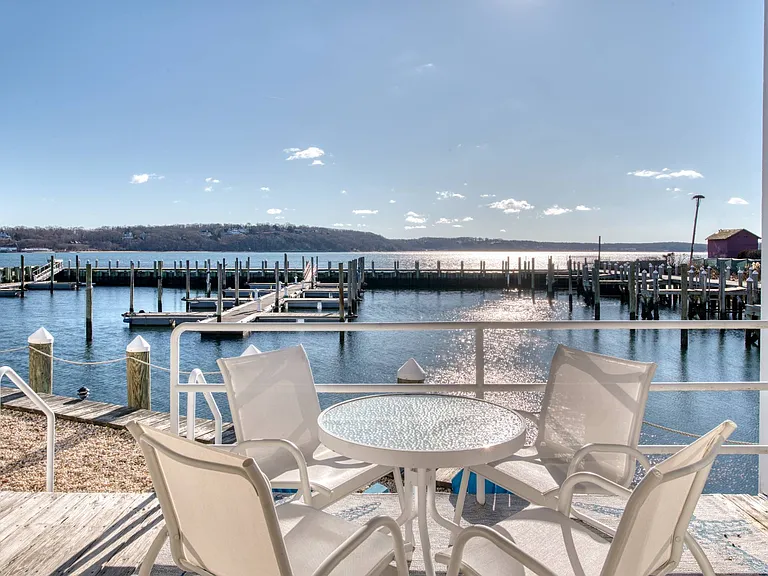 8 Oyster Point — Photo 1