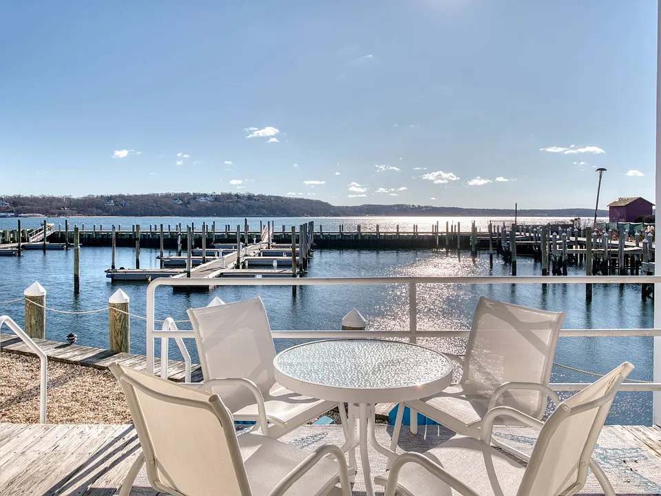 8 Oyster Point