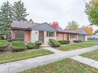 319 S Main St, Mount Prospect, IL 60056