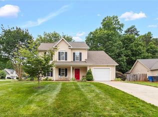 1001 Woodland Pointe Dr, Kernersville, NC 27284