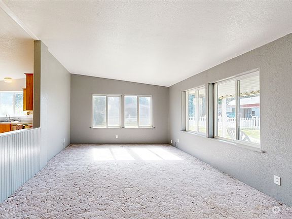 3rd image of 605 E Seventh Street