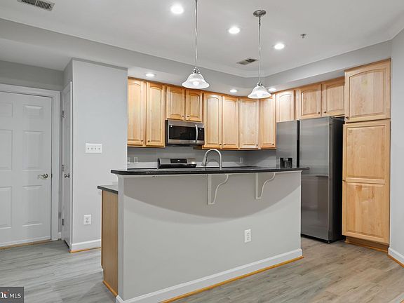 3rd image of 15172 Lancashire Dr