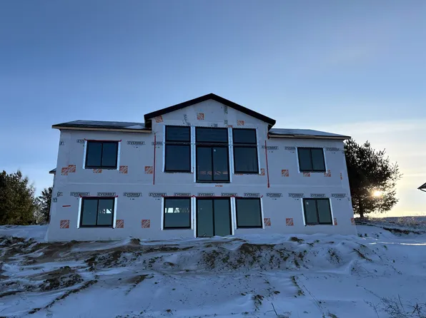 W5570 Island Lake Dr, New Lisbon, WI 53950