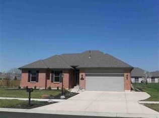 44 Black Walnut Dr, Springboro, OH 45066