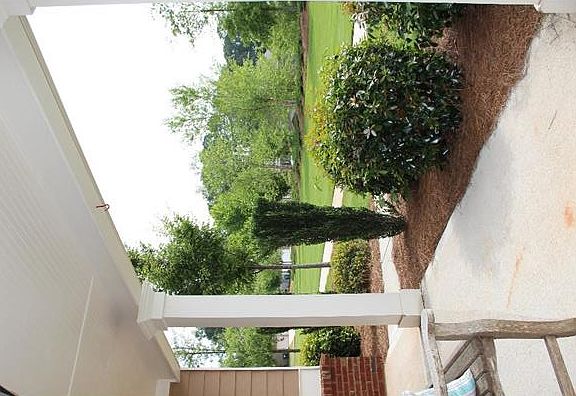3rd image of 409 Parkstone Dr