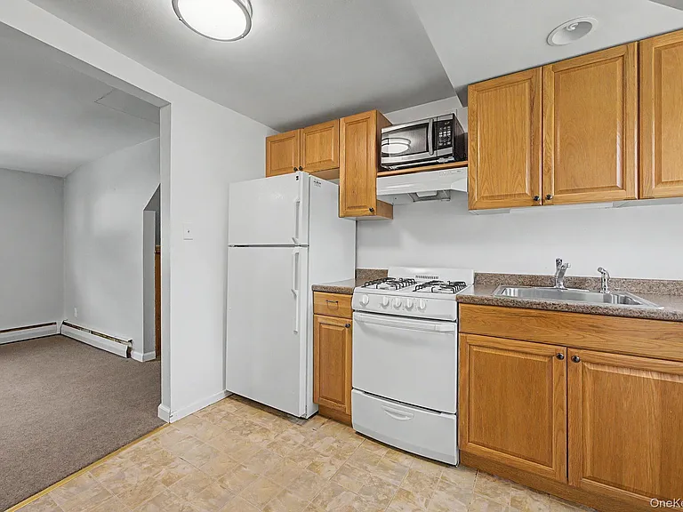 18 Heath Ln — Photo 6