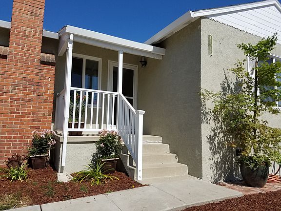 5th image of 16058 Berkshire Dr