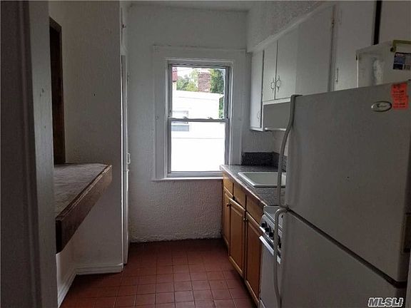 4th image of 844 Seaman Ave E APT 1