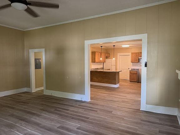 3rd image of 502 Main St