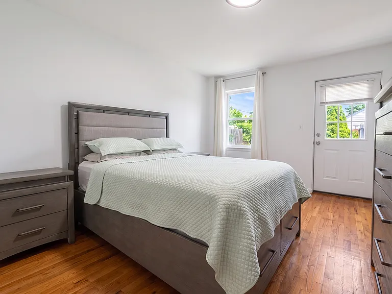 6129 65th St #1 — Photo 7