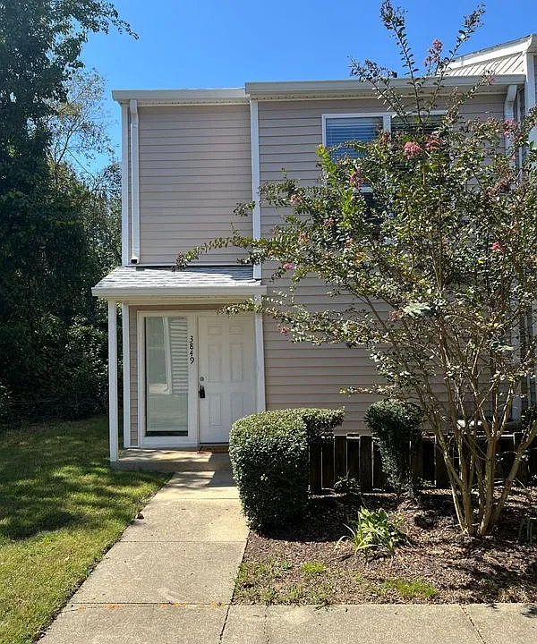 3849 Staffordshire Ln