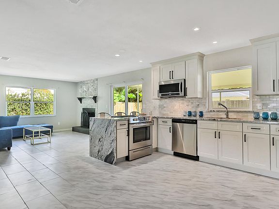 2nd image of 933 Tall Pine Dr