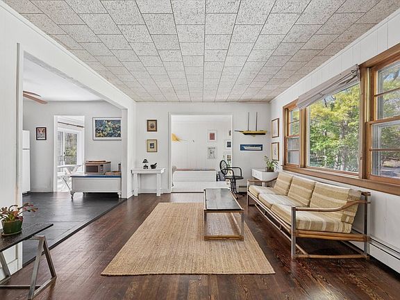 4th image of 126 Pembroke Dr