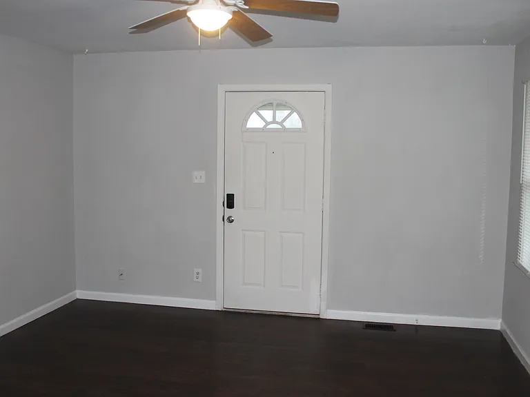 756 Sunset Blvd SW #B — Photo 4