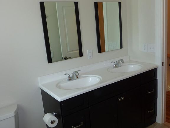 Main bathroom 2nd Fl