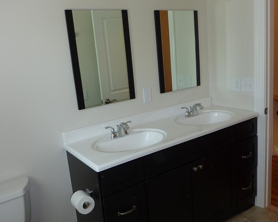 Main bathroom 2nd Fl