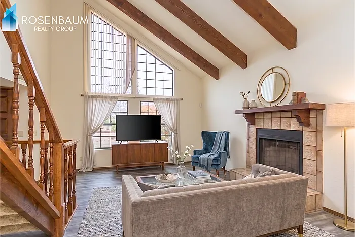 1081 Canary Dr — Photo 2