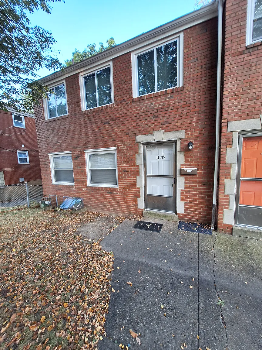 1135 Woodbine St Floor 1 photo 1