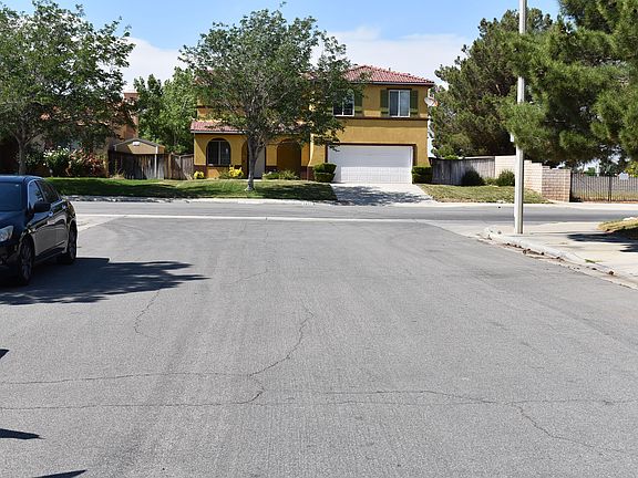 3rd image of 3858 Southview Ct