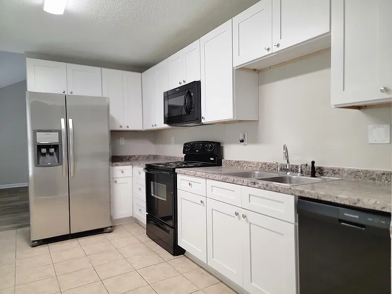 7025 Stoneridge Dr — Photo 6