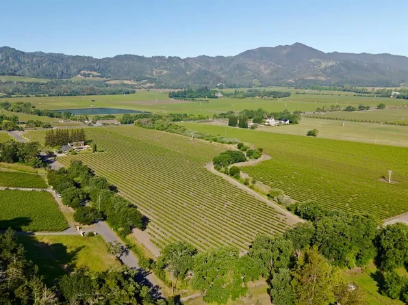 1300 Yount Mill Road, Napa, CA 94558