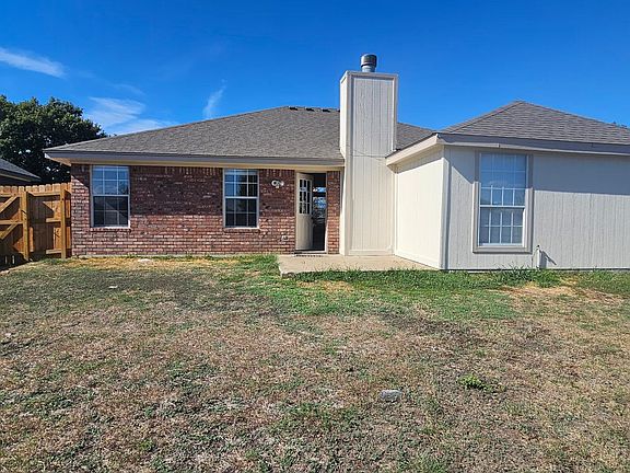 3rd image of 4206 Whispering Oak Dr