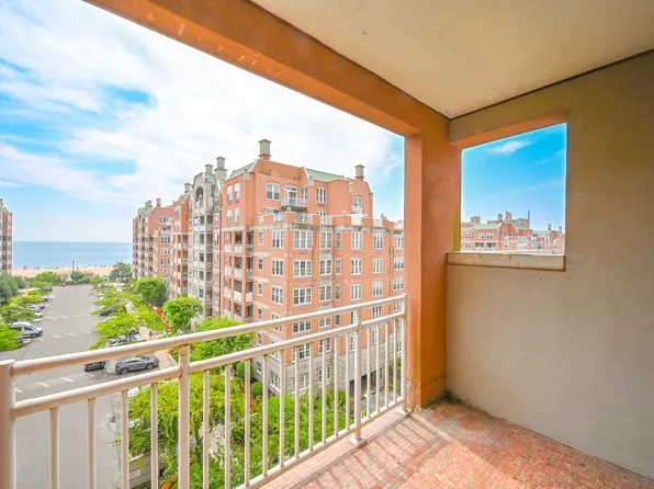 65 Oceana Drive East image 22 of 44