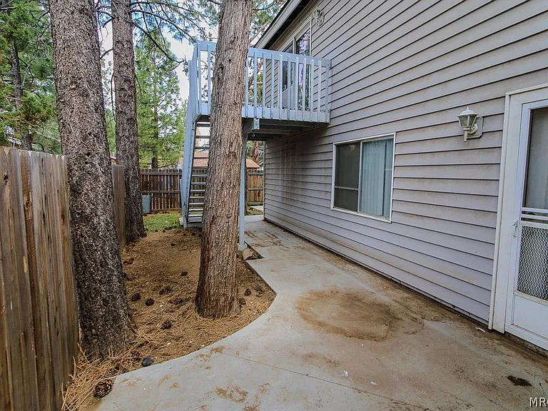870 Ash Ln — Photo 38