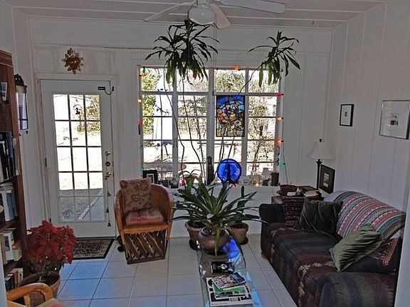 4th image of 1304 Karen Ave