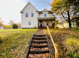 718 Leonard St NE, Grand Rapids, MI