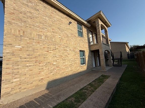 3rd image of 3006 E Stewart St #1
