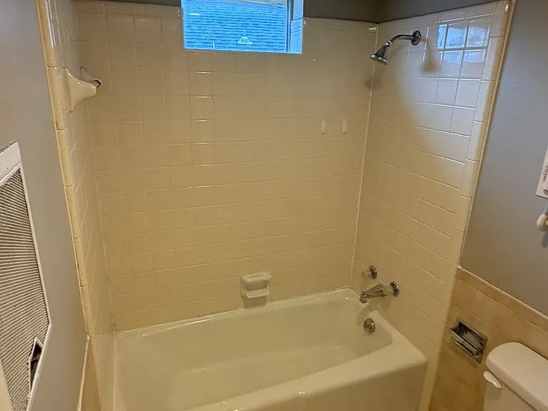 2336 NW 111th St — Photo 3