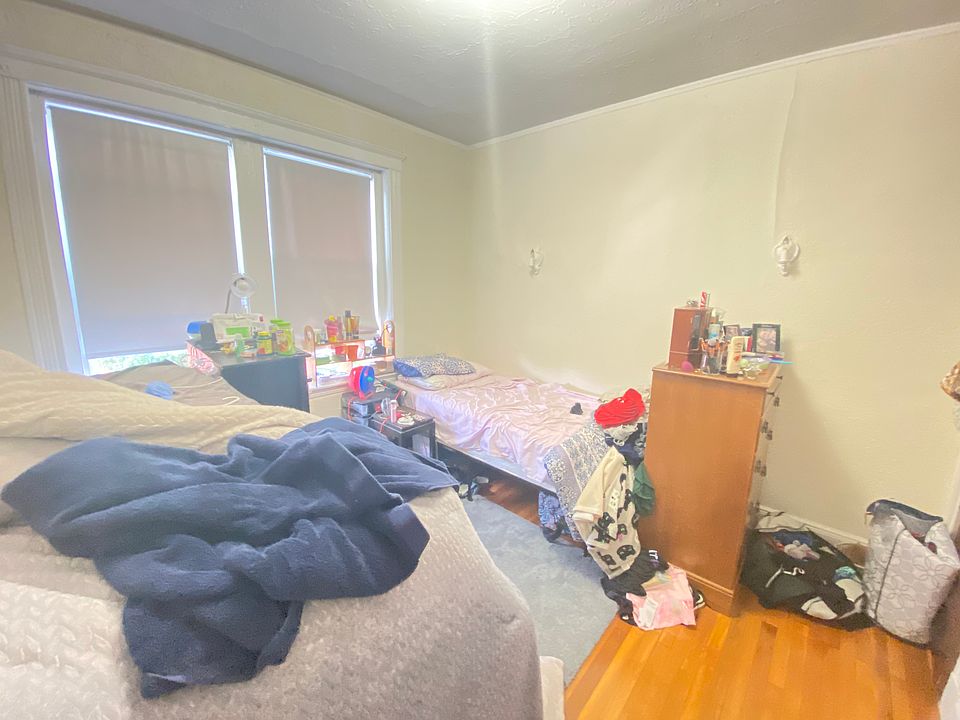 2nd image of 1180 Boylston St