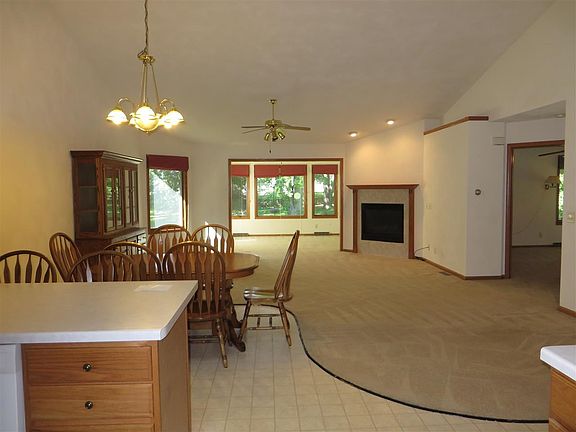 5th image of 641 S Janesville St #1