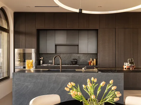 130 William Street image 4 of 23