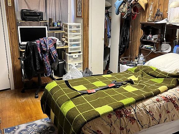 5th image of 320 Jackson St