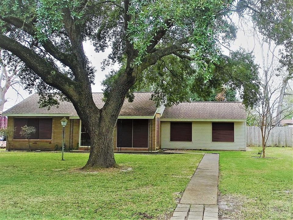 1st image of 1606 W Houston Dr
