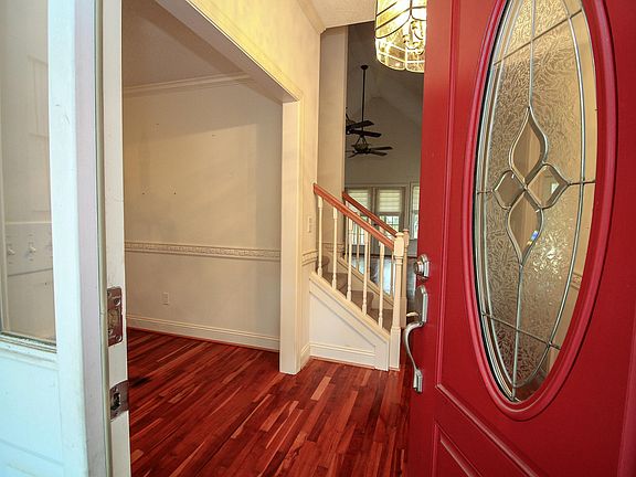 5th image of 4086 Country Garden Lane