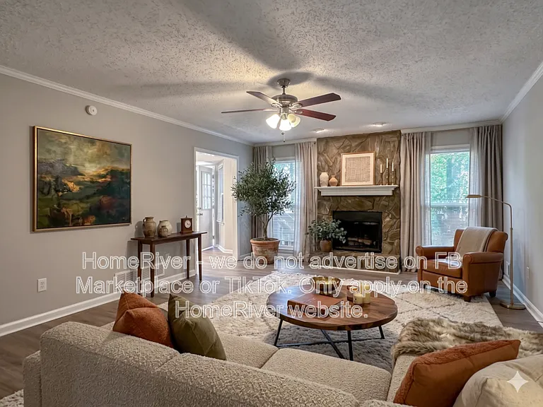 177 Alma Dr — Photo 2