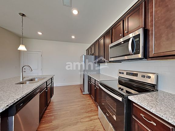 3rd image of 153 Larragan Dr