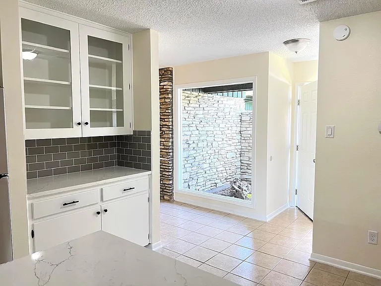 2305 Western Trails Blvd #A — Photo 10