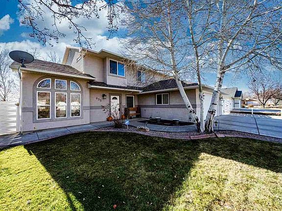 2nd image of 655 N Saddle Rock Dr